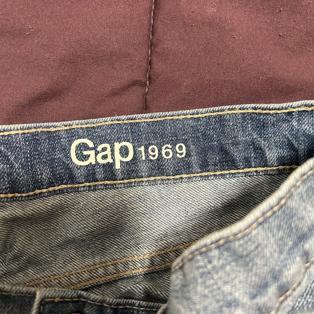 Gap -Girlfriend shorts with embroidery - Picture 4 of 5